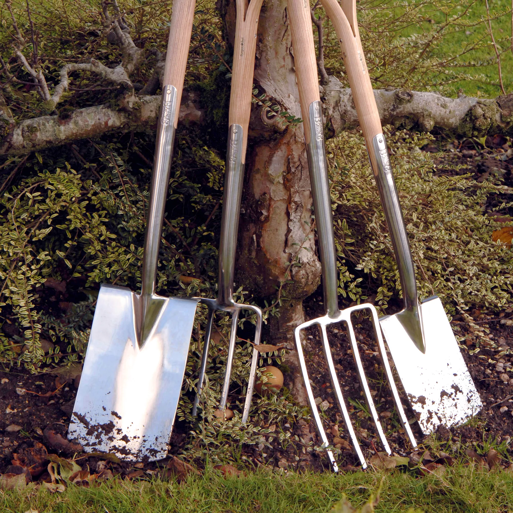 Burgon & Ball Square Digging Spade 3 Burgon & Ball Square Digging Spade - Image 3