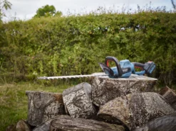 Erbauer 18V 550mm EHT18-Li - KIT Cordless Hedge Trimmer 10 Erbauer 18V 550mm EHT18-Li - KIT Cordless Hedge Trimmer -Hozelock Store erbauer 18v 550mm eht18 li kit cordless hedge trimmer3663602418269 09i