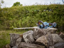 Erbauer 18V 550mm EHT18-Li - KIT Cordless Hedge Trimmer 10 Erbauer 18V 550mm EHT18-Li - KIT Cordless Hedge Trimmer -Hozelock Store erbauer 18v 550mm eht18 li kit cordless hedge trimmer3663602418269 09i scaled