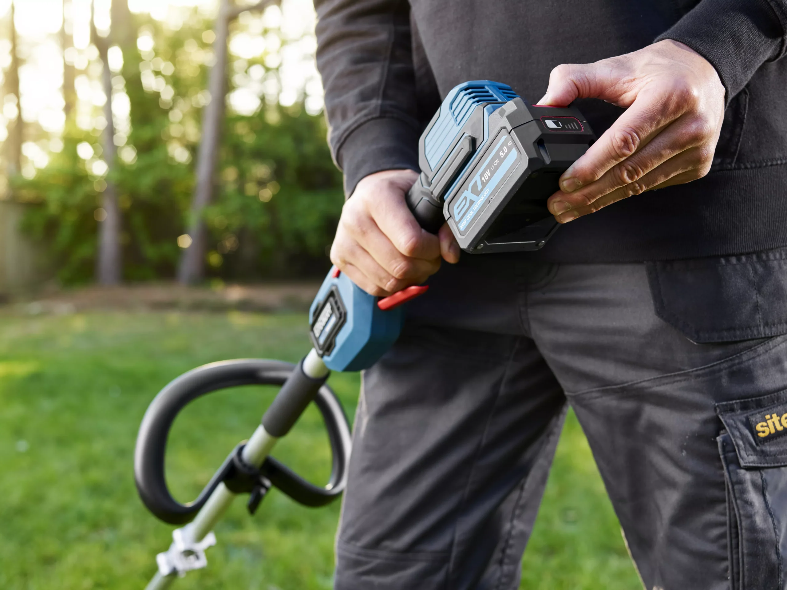 Erbauer 300mm Cordless Grass Trimmer EGT18-Li - KIT 11 Erbauer 300mm Cordless Grass Trimmer EGT18-Li - KIT - Image 11