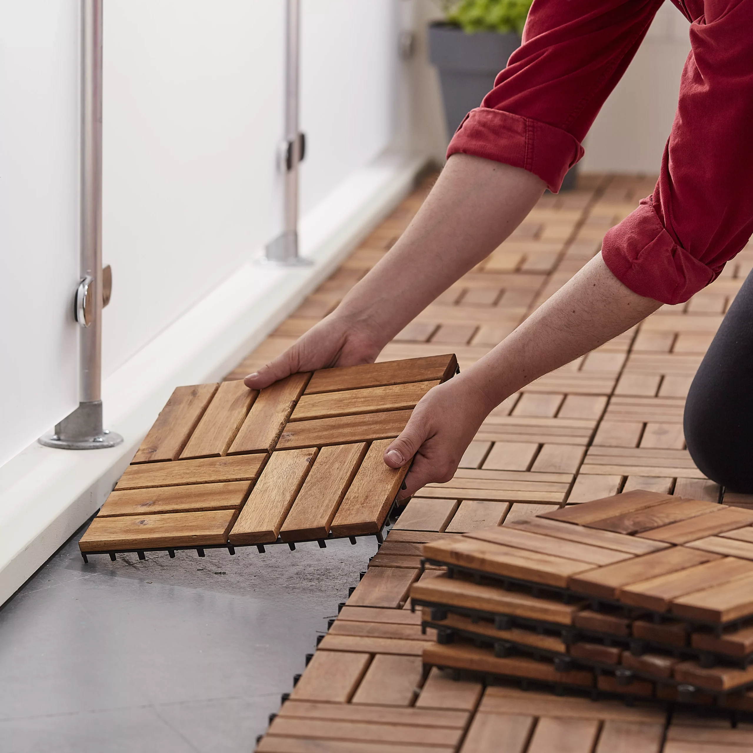 GoodHome Lempa Brown Acacia Clippable Deck Tile (L)0.3m (W)300mm (T)24mm, Pack Of 4 10 GoodHome Lempa Brown Acacia Clippable Deck Tile (L)0.3m (W)300mm (T)24mm, Pack Of 4 - Image 10