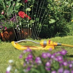 Hozelock Plus Swinging Sprinkler -Hozelock Store hozelock plus swinging sprinkler5010646037679 03bq