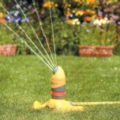 Hozelock Pro Oscillating Rotary Sprinkler -Hozelock Store hozelock pro oscillating rotary sprinkler5010646042819 01bq