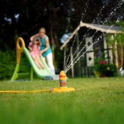 Hozelock Pro Oscillating Rotary Sprinkler -Hozelock Store hozelock pro oscillating rotary sprinkler5010646042819 04bq