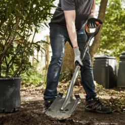 Magnusson Pointed Digging Spade -Hozelock Store magnusson pointed digging spade5059340086682 01i