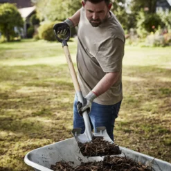 Magnusson Wooden Square D Handle Shovel -Hozelock Store magnusson wooden square d handle shovel5059340086583 01i scaled