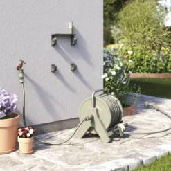 Verve Freestanding Manual Hose Reel Set (L)25m 8 Verve Freestanding Manual Hose Reel Set (L)25m -Hozelock Store verve freestanding manual hose reel set l 25m5059340251011 02i scaled