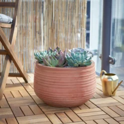 Verve Łyna Natural Terracotta Circular Plant Pot (Dia)36cm -Hozelock Store verve lyna natural terracotta circular plant pot dia 36cm5059340327594 01i