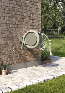 Verve Wall-mounted Auto Hose Reel Set (L)25m -Hozelock Store verve wall mounted auto hose reel set l 25m5059340250960 08i