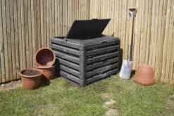 Verve Wood Effect Composter 400L -Hozelock Store verve wood effect composter 400l5063022039118 03i